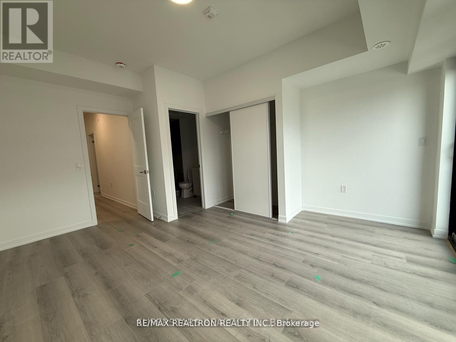 308 - 485 Logan Avenue, Toronto, Ontario  M4M 2P5 - Photo 10 - E12927492