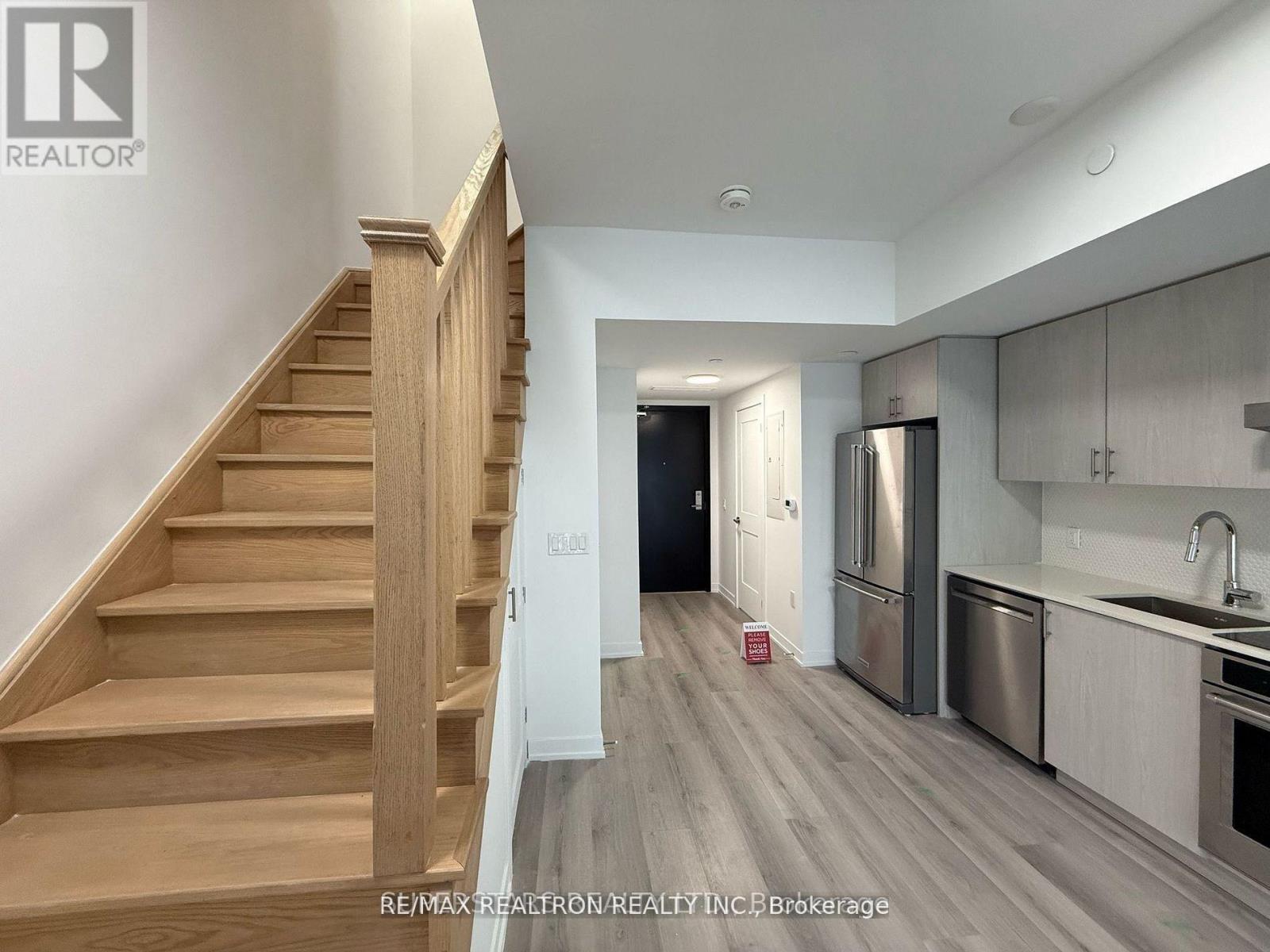 308 - 485 Logan Avenue, Toronto, Ontario  M4M 2P5 - Photo 4 - E12927492