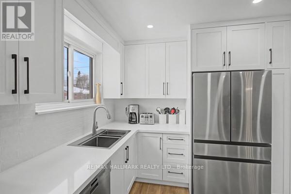 37 Avis Crescent, Toronto, Ontario  M4B 1B8 - Photo 10 - E12927600