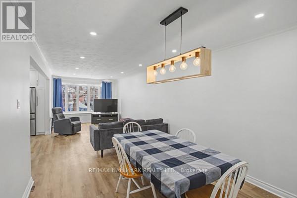 37 Avis Crescent, Toronto, Ontario  M4B 1B8 - Photo 5 - E12927600