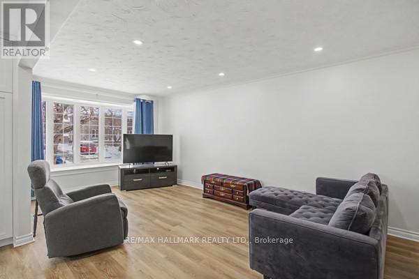 37 Avis Crescent, Toronto, Ontario  M4B 1B8 - Photo 7 - E12927600