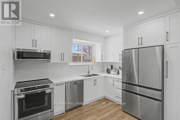 37 Avis Crescent, Toronto, Ontario  M4B 1B8 - Photo 9 - E12927600