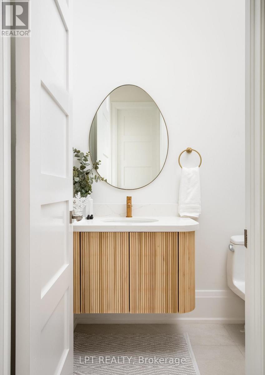 25 Pinery Lane, Georgina, Ontario  L0E 1L0 - Photo 15 - N12927472