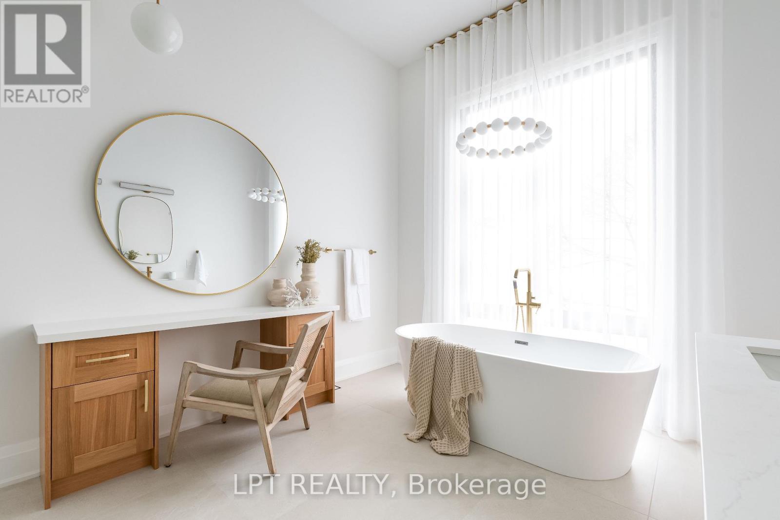 25 Pinery Lane, Georgina, Ontario  L0E 1L0 - Photo 18 - N12927472