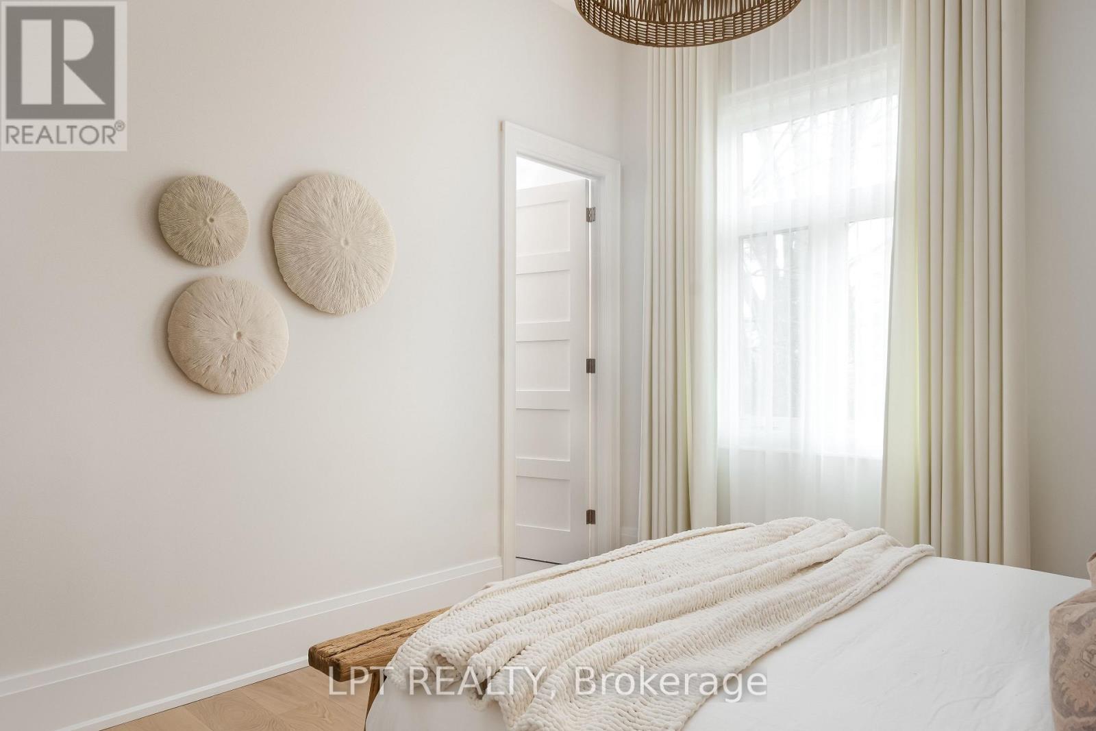 25 Pinery Lane, Georgina, Ontario  L0E 1L0 - Photo 22 - N12927472