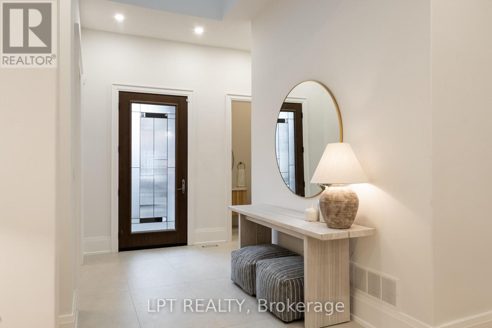 25 Pinery Lane, Georgina, Ontario  L0E 1L0 - Photo 6 - N12927472