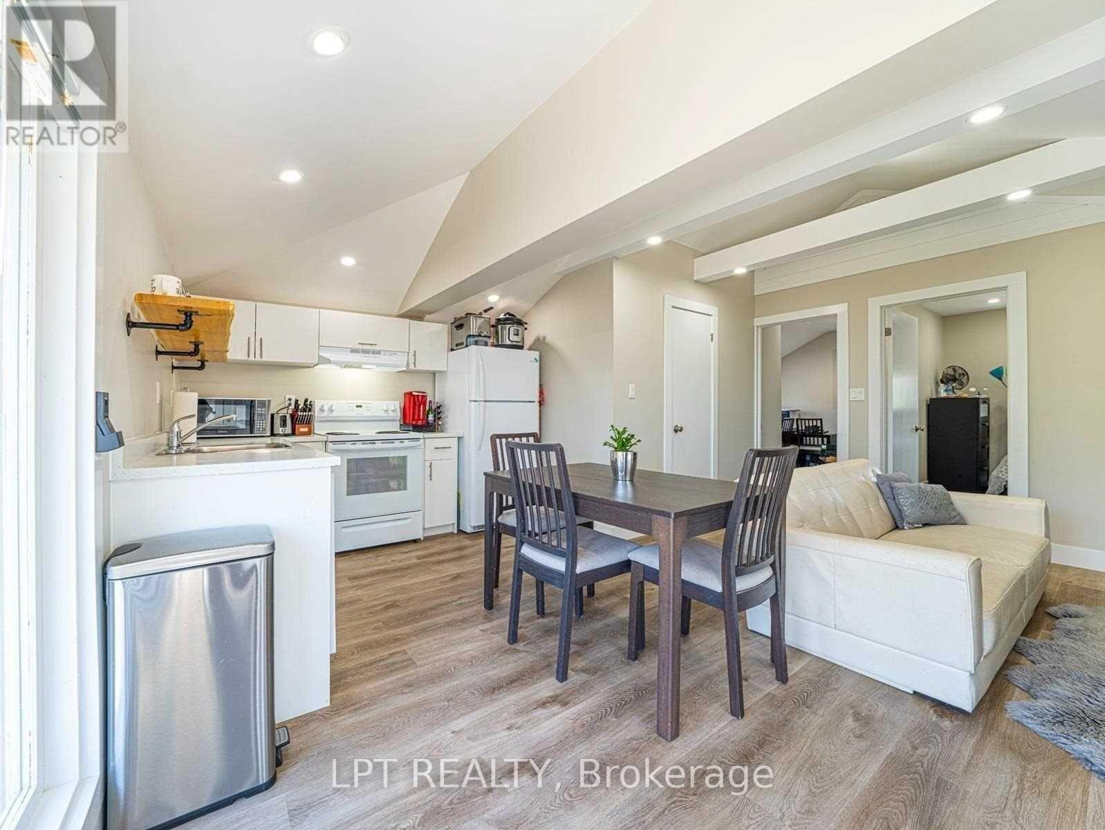 2 - 72 Farley Circle, Georgina, Ontario  L0E 1S0 - Photo 4 - N12927570