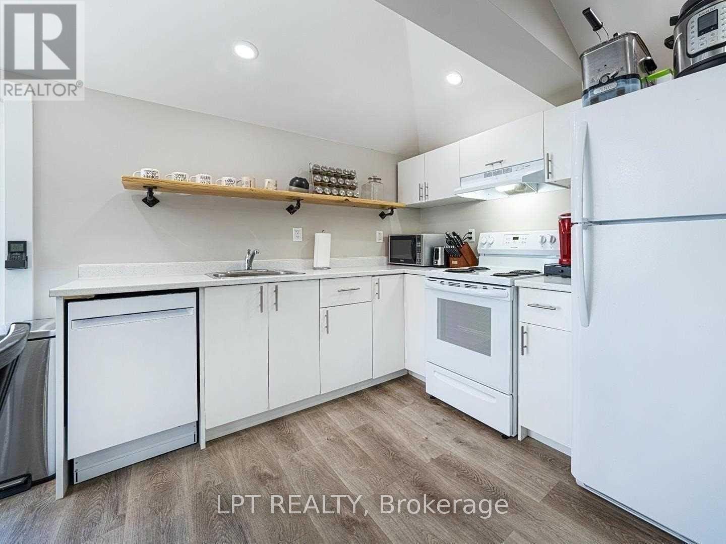 2 - 72 Farley Circle, Georgina, Ontario  L0E 1S0 - Photo 5 - N12927570