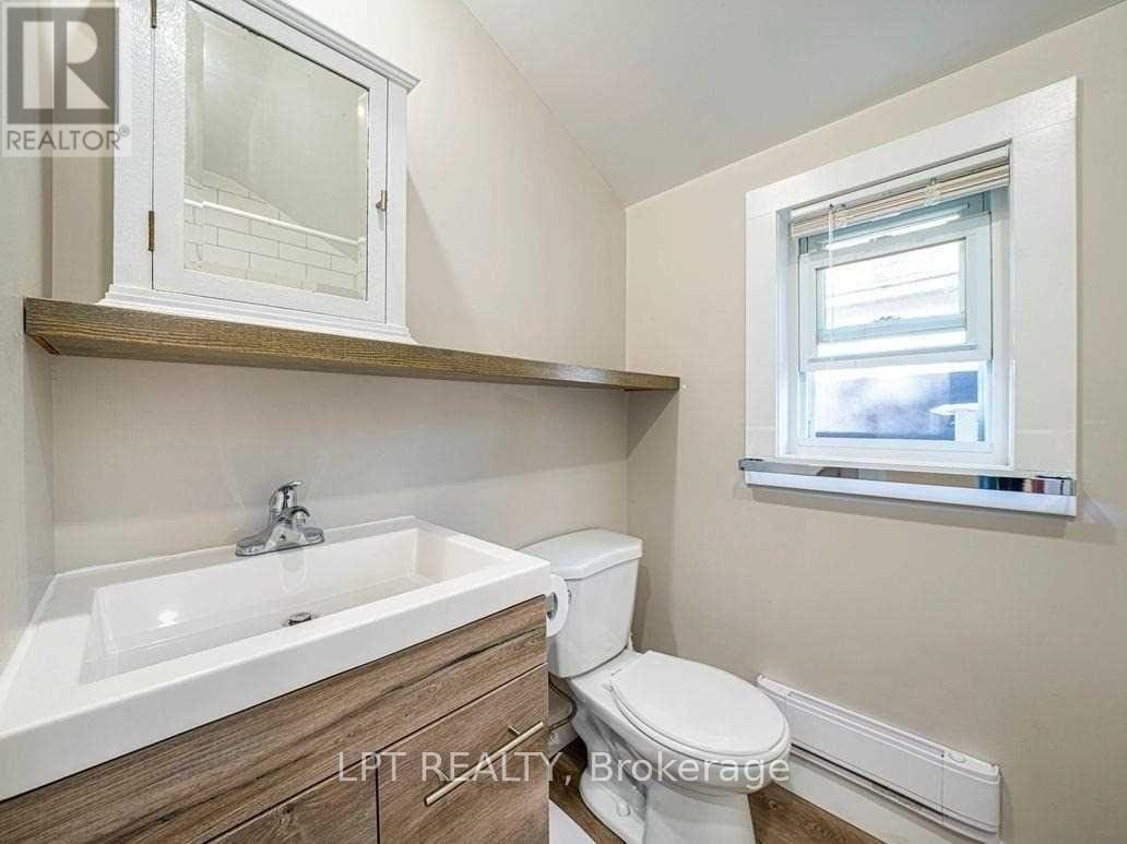 2 - 72 Farley Circle, Georgina, Ontario  L0E 1S0 - Photo 8 - N12927570