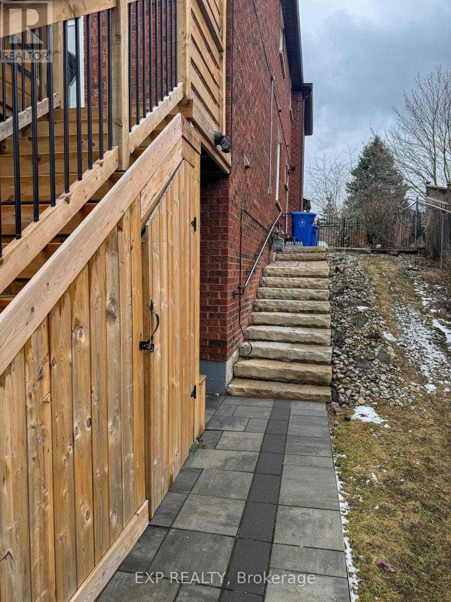 Basement - 364 Kirby Crescent, Newmarket, Ontario  L3X 1G8 - Photo 10 - N12927584