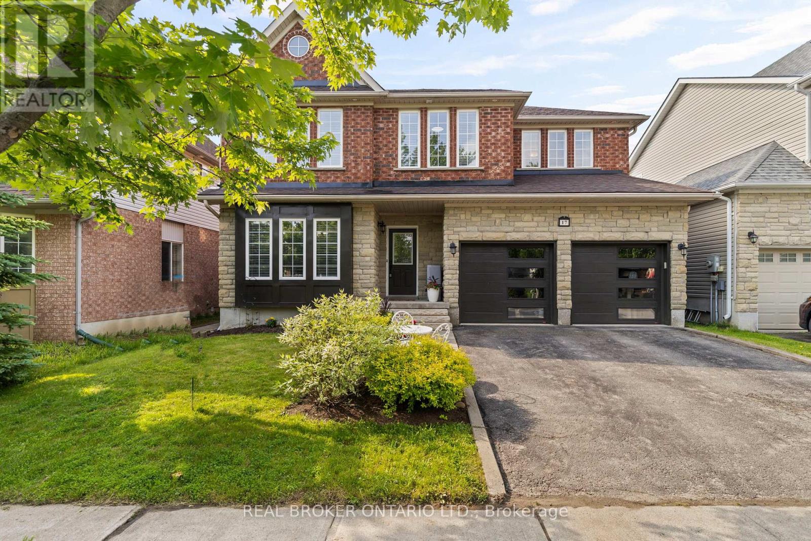17 CRANBERRY LANE, Barrie, Ontario