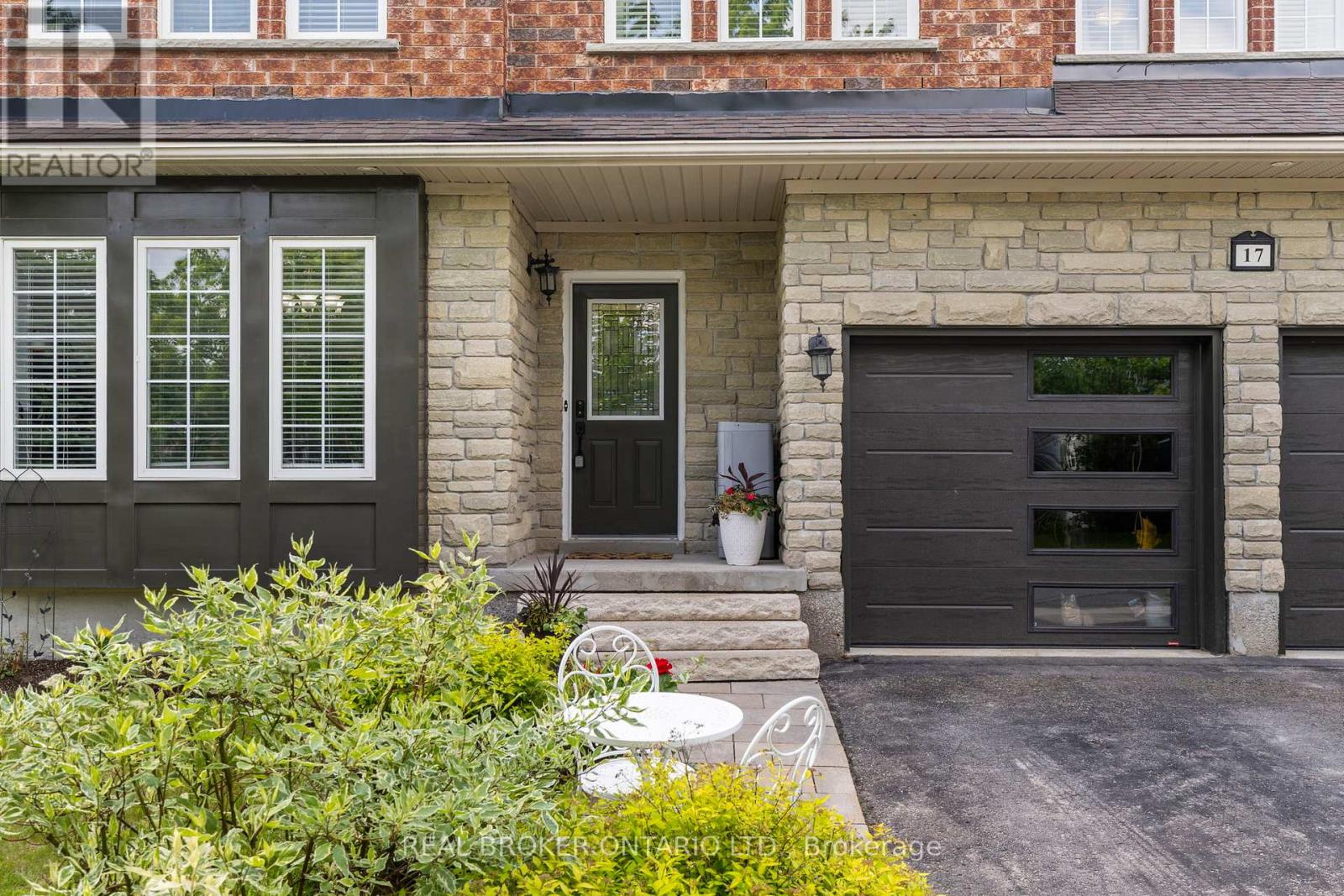 17 Cranberry Lane, Barrie, Ontario  L4N 0Z1 - Photo 3 - S12927564