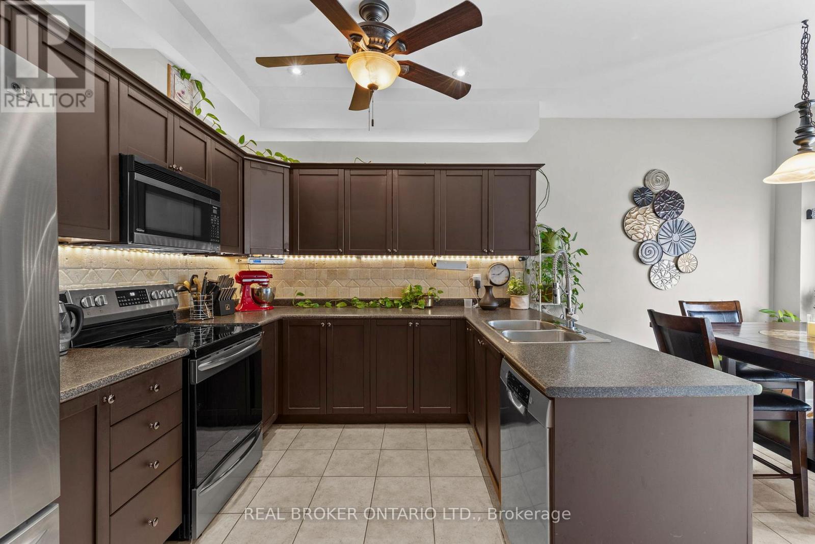 17 Cranberry Lane, Barrie, Ontario  L4N 0Z1 - Photo 8 - S12927564