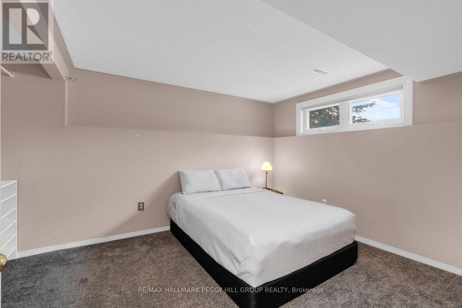 47 Chalmers Drive, Barrie, Ontario  L4N 8A4 - Photo 9 - S12927572