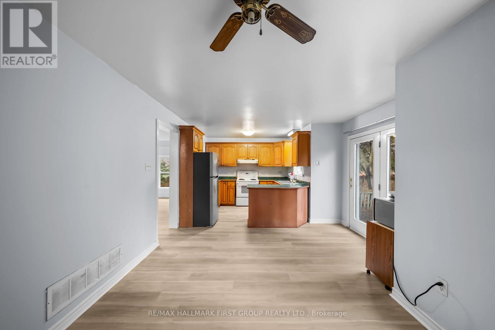 10 Ontario Street, Halton Hills, Ontario  L7G 3K6 - Photo 12 - W12927480