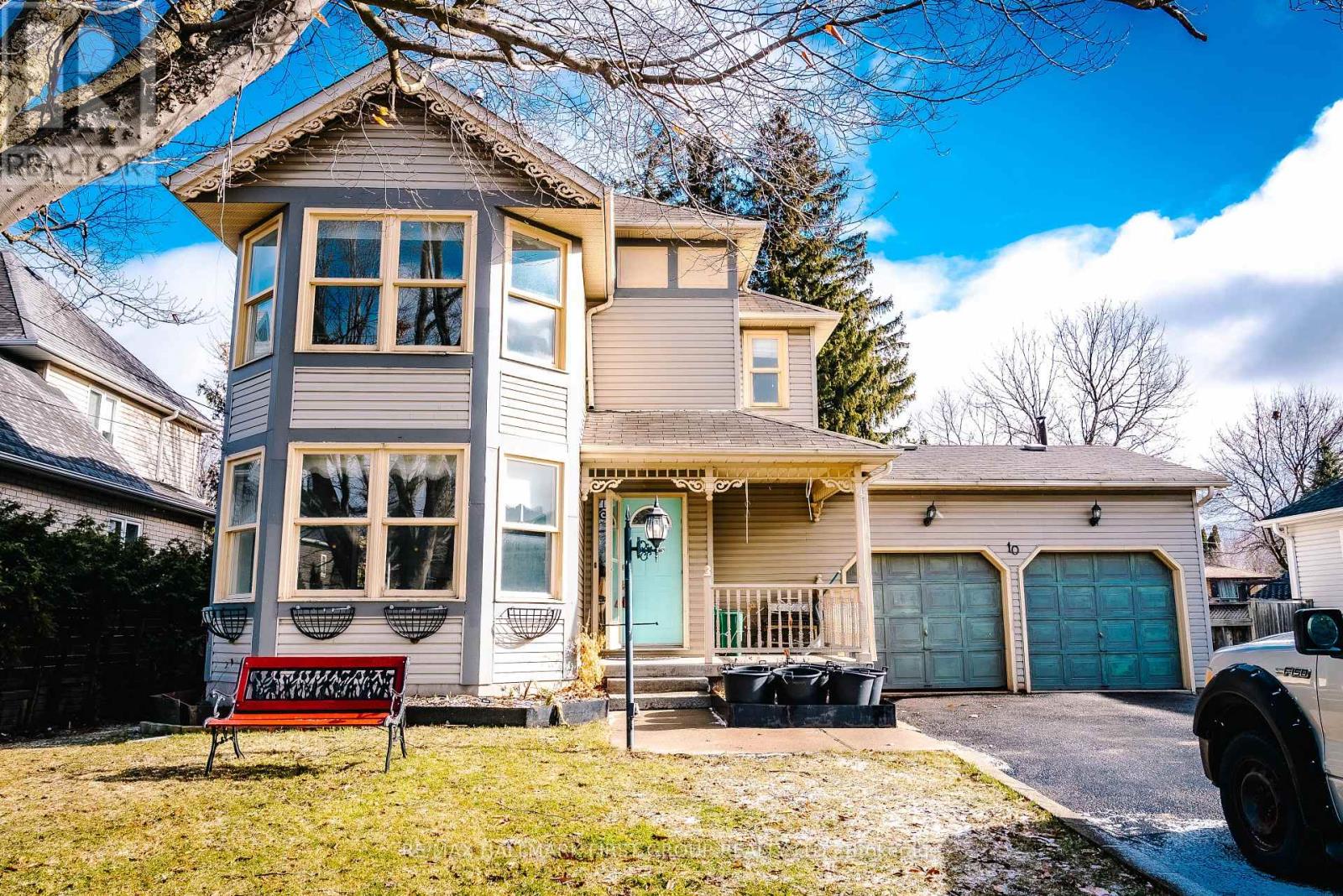 10 Ontario Street, Halton Hills, Ontario  L7G 3K6 - Photo 3 - W12927480