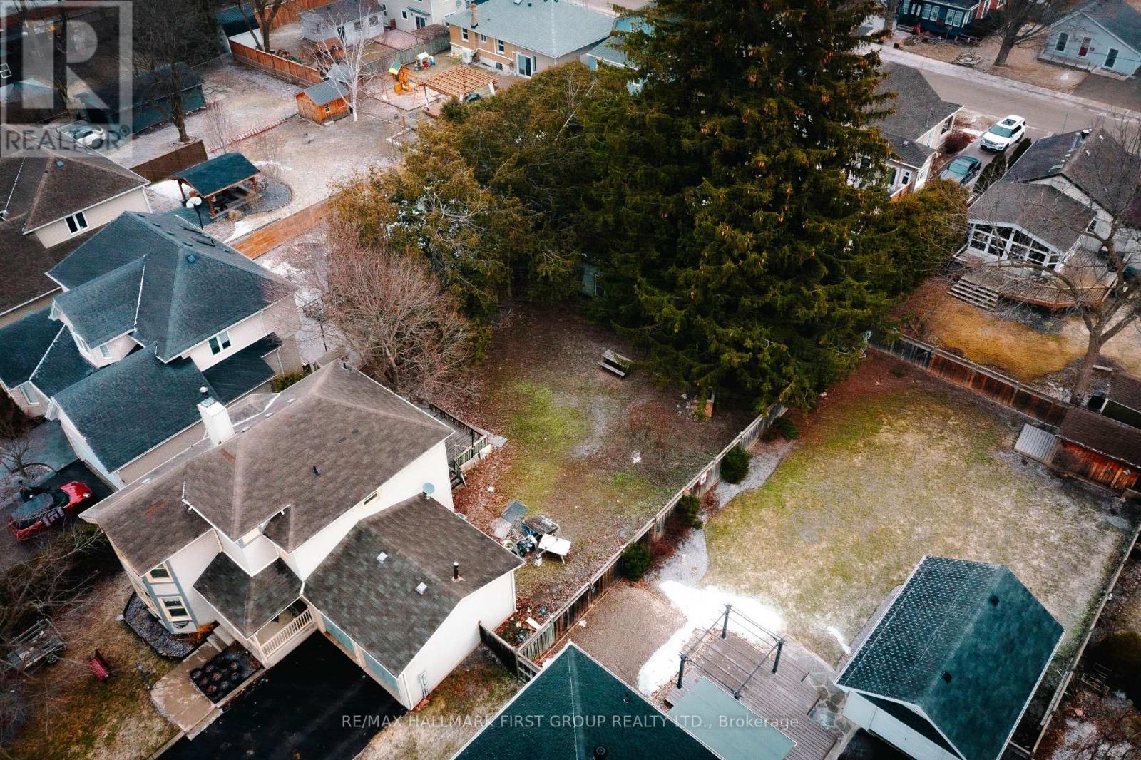 10 Ontario Street, Halton Hills, Ontario  L7G 3K6 - Photo 35 - W12927480