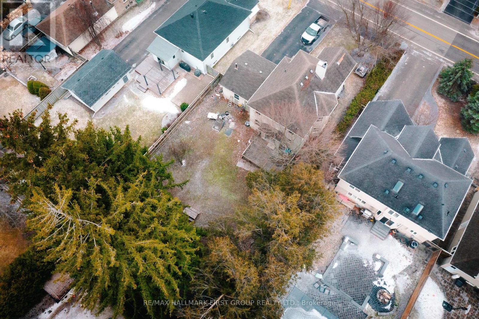 10 Ontario Street, Halton Hills, Ontario  L7G 3K6 - Photo 36 - W12927480