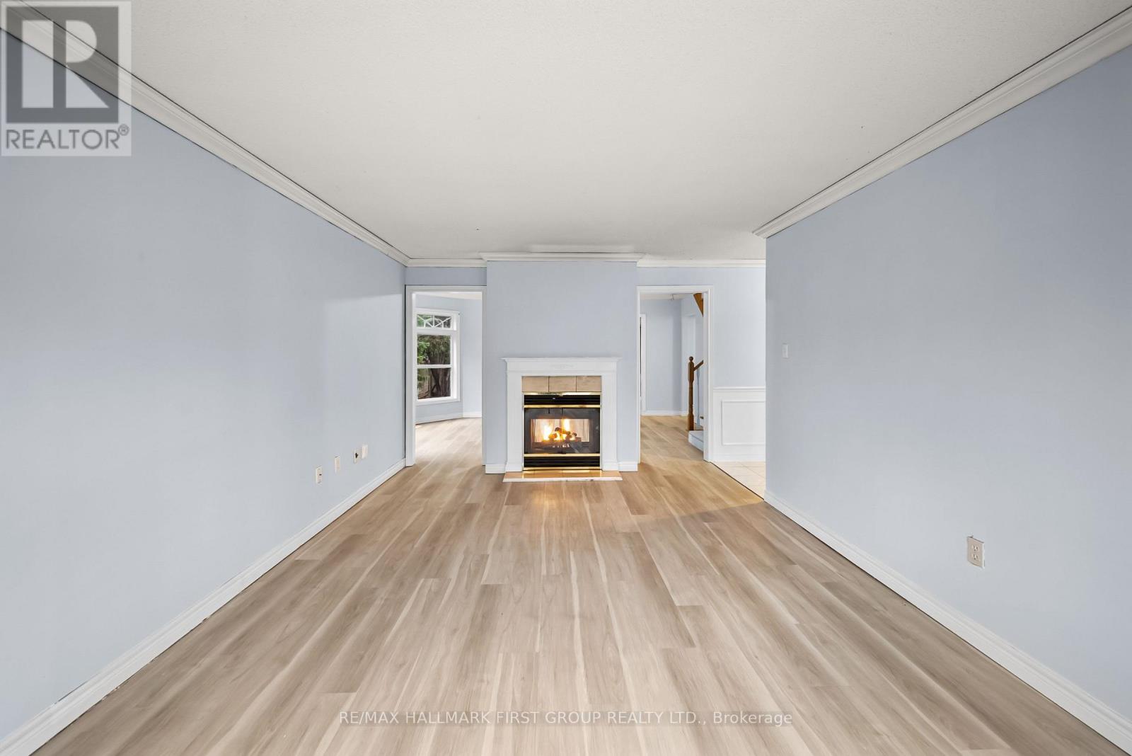 10 Ontario Street, Halton Hills, Ontario  L7G 3K6 - Photo 6 - W12927480