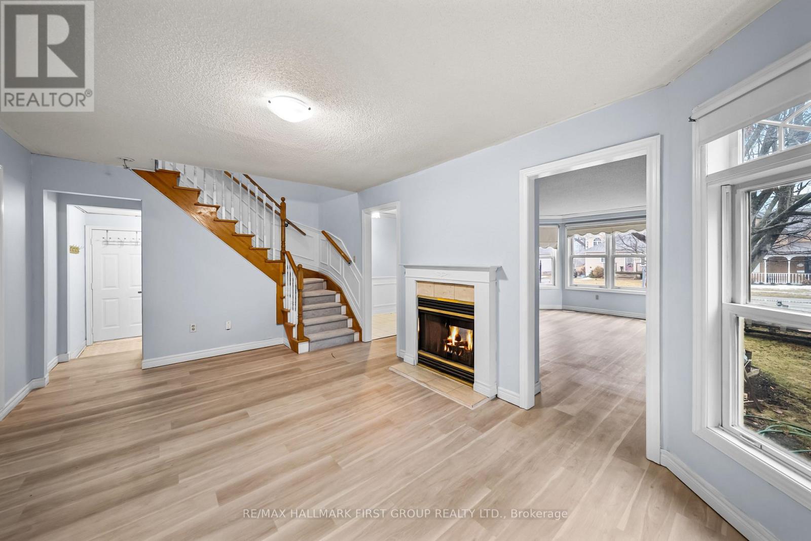 10 Ontario Street, Halton Hills, Ontario  L7G 3K6 - Photo 8 - W12927480