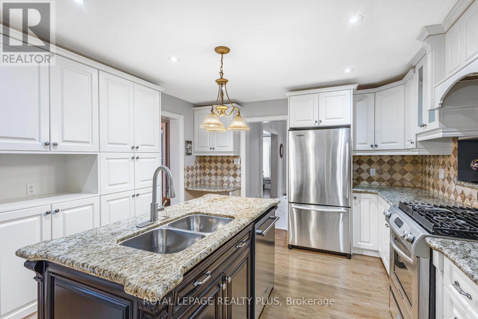 4279 Bridlepath Trail, Mississauga, Ontario  L5L 3K3 - Photo 18 - W12927484