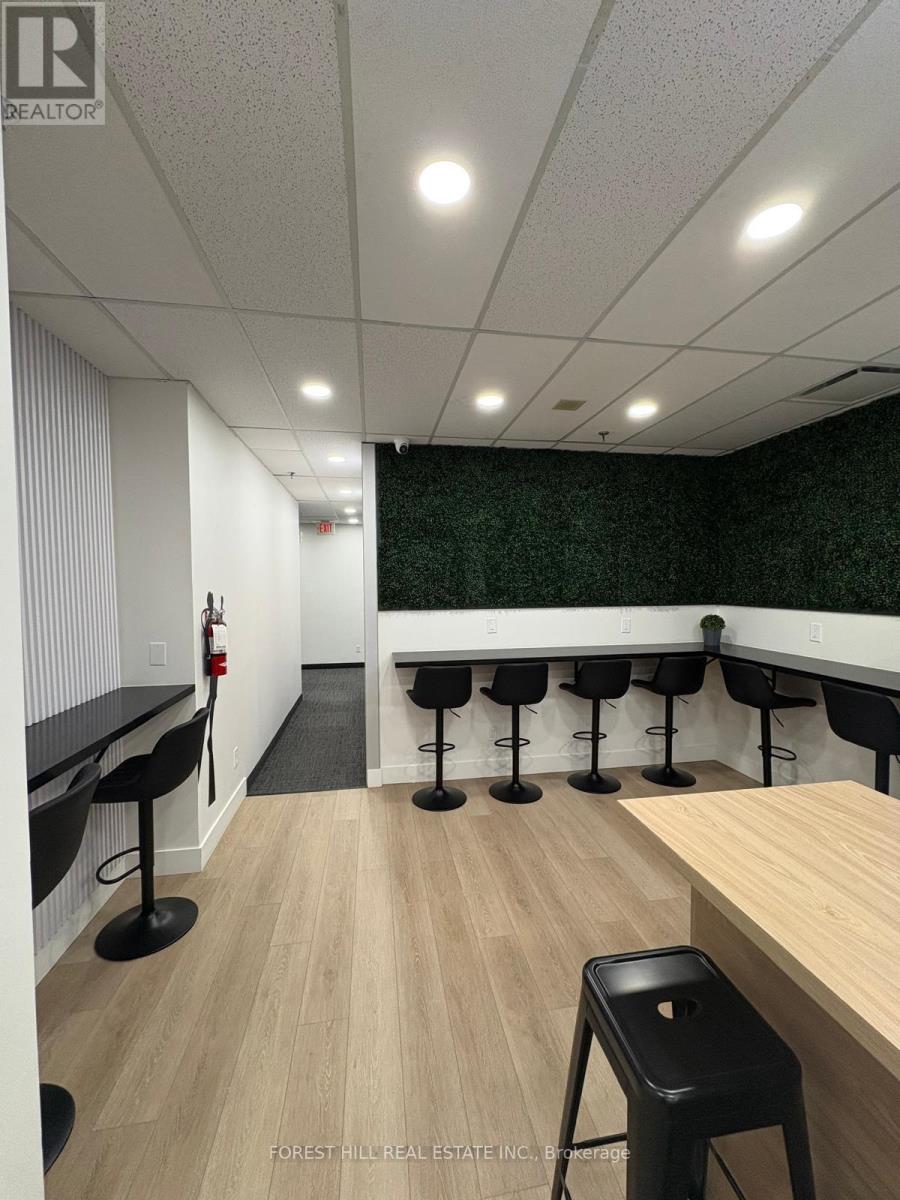 200-5 - 350 Burnhamthorpe Road W, Mississauga, Ontario  L5B 3J1 - Photo 11 - W12927554