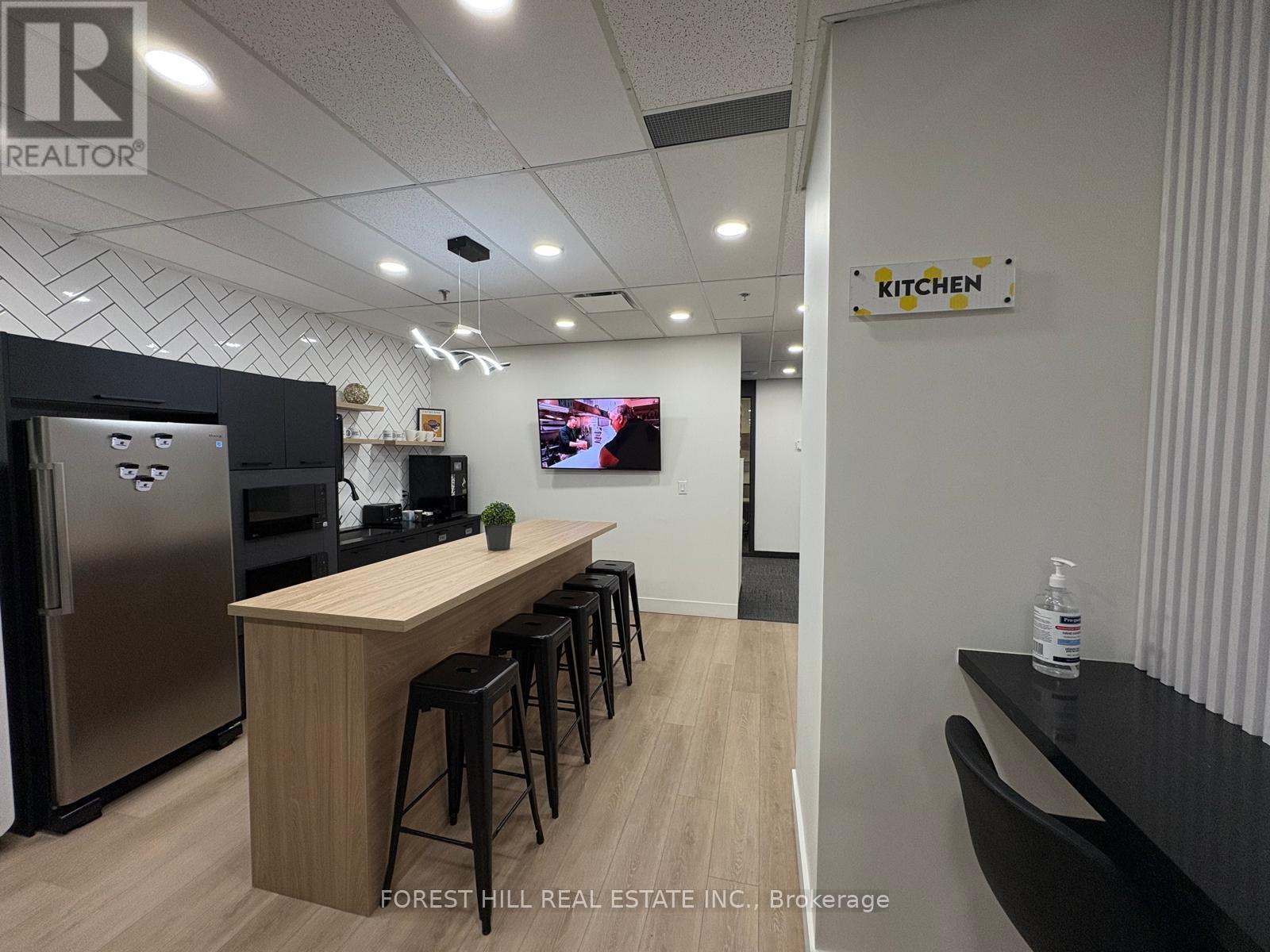 200 Suite 34,35,36,36a - 350 Burnhamthorpe Road W, Mississauga, Ontario L5B 3J1 - Photo 10 - W12927560