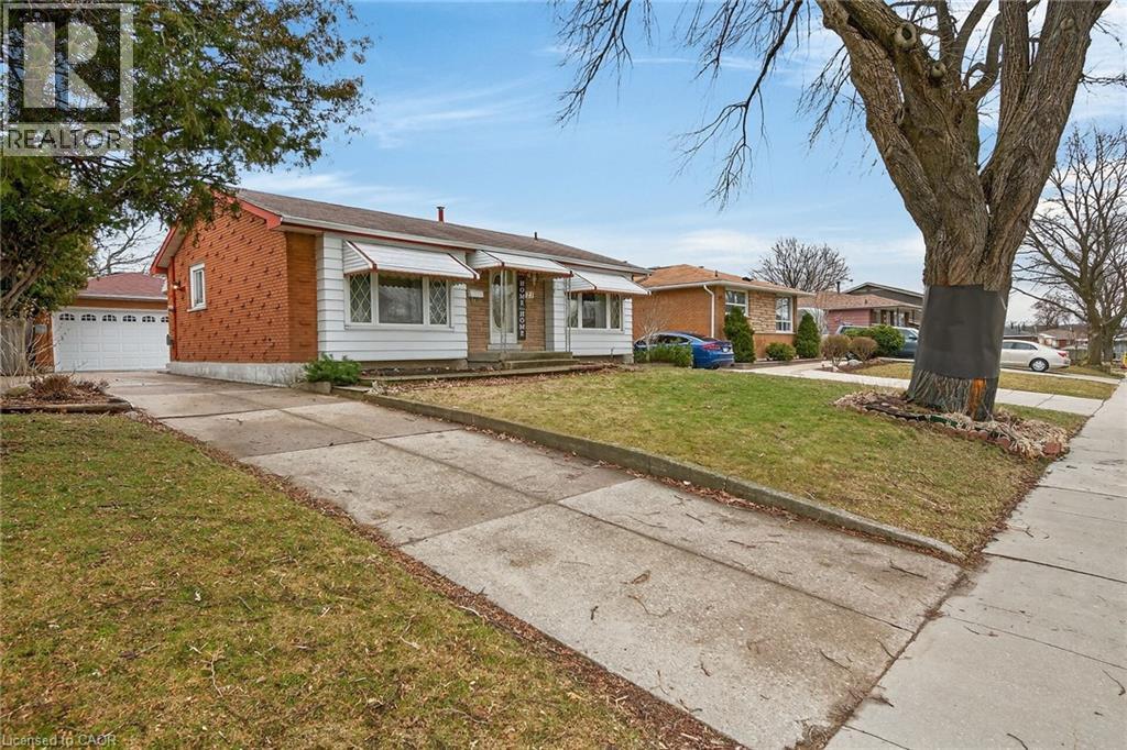 21 Bluebird Avenue, Hamilton, Ontario  L9A 3W4 - Photo 2 - 40815032