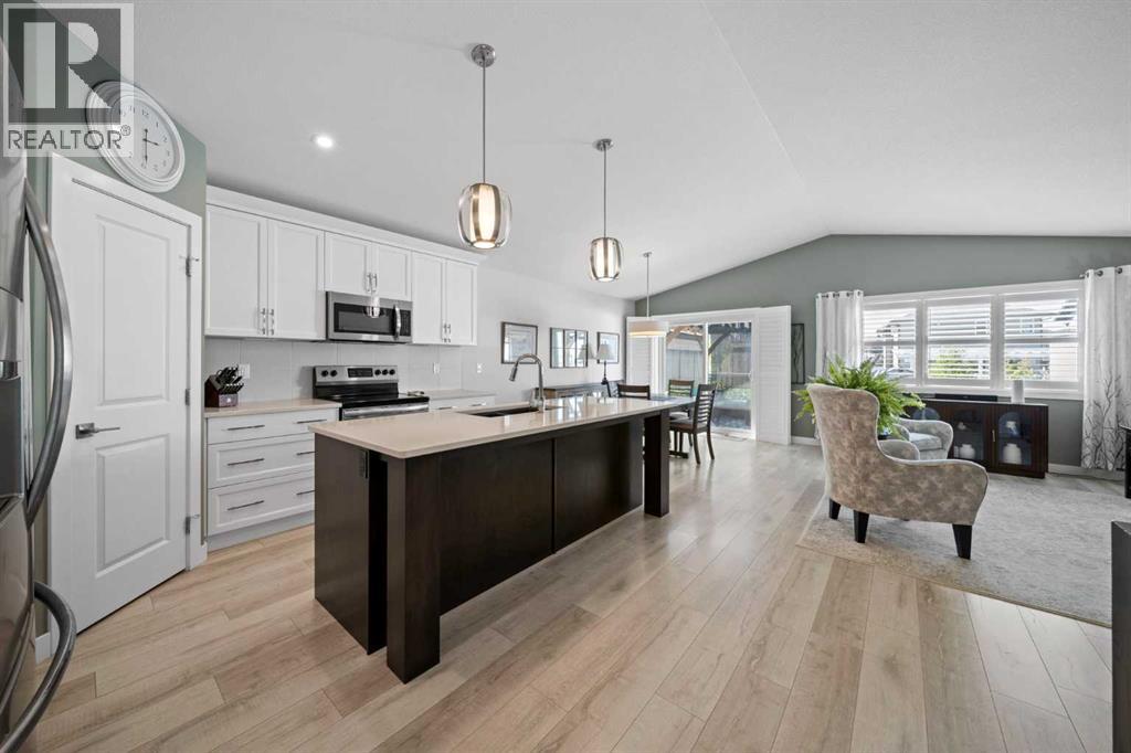 18 Traynor Close, Red Deer, Alberta  T4P 0W5 - Photo 4 - A2250987