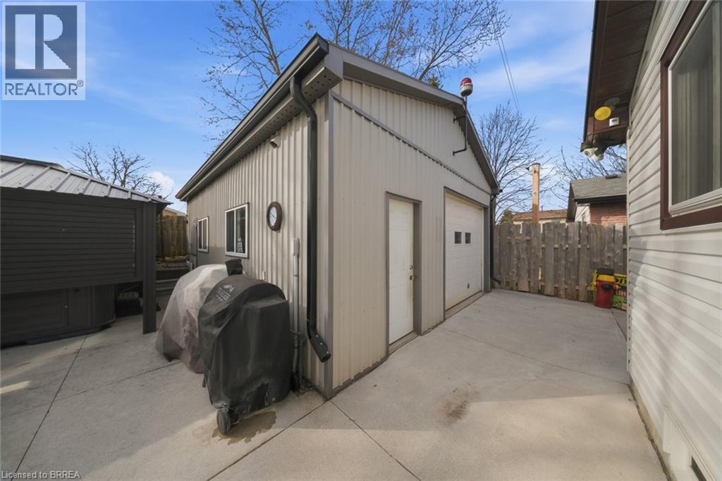 136 Woodlawn Ave Avenue, Brantford, Ontario  N3R 6S2 - Photo 36 - 40812331