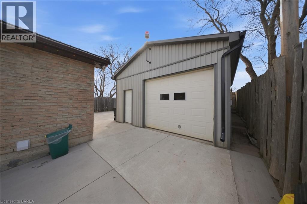 136 Woodlawn Ave Avenue, Brantford, Ontario  N3R 6S2 - Photo 35 - 40812331