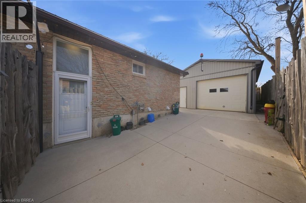 136 Woodlawn Ave Avenue, Brantford, Ontario  N3R 6S2 - Photo 34 - 40812331