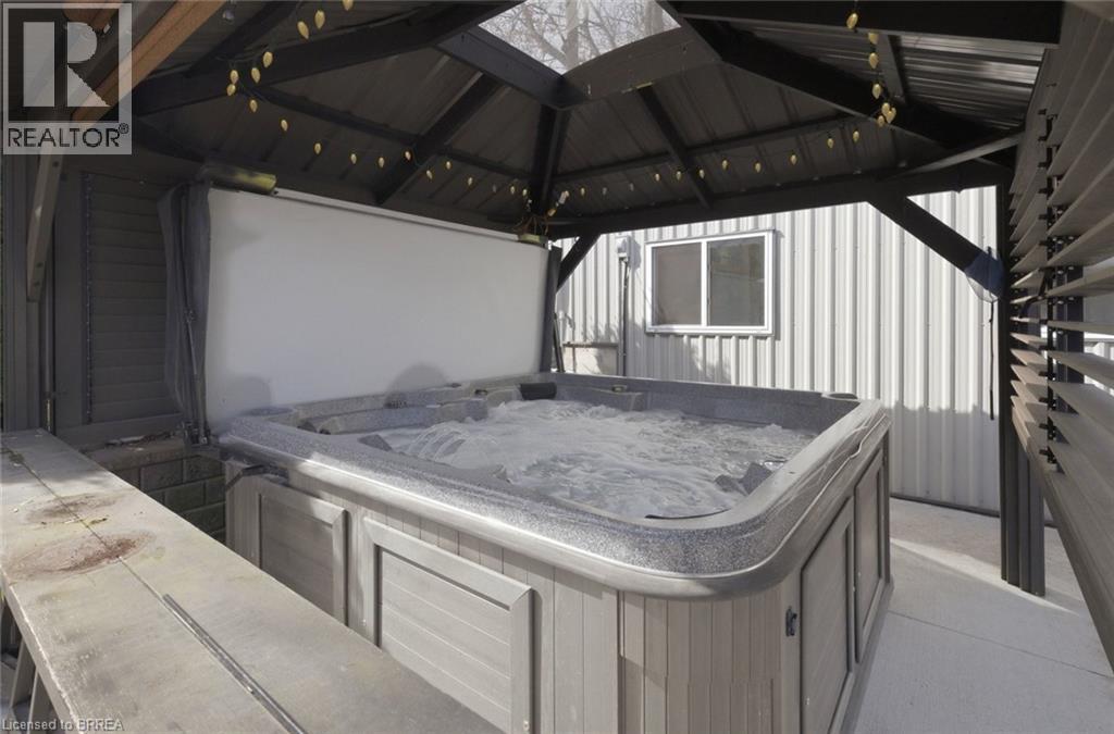 136 Woodlawn Ave Avenue, Brantford, Ontario  N3R 6S2 - Photo 45 - 40812331