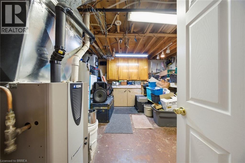 136 Woodlawn Ave Avenue, Brantford, Ontario  N3R 6S2 - Photo 32 - 40812331