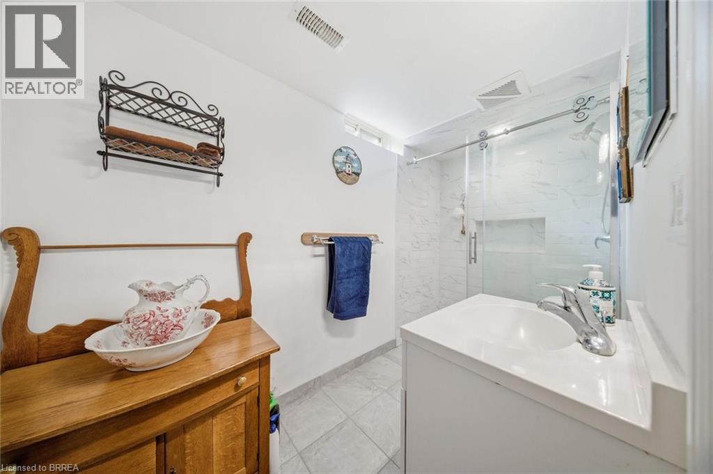 136 Woodlawn Ave Avenue, Brantford, Ontario  N3R 6S2 - Photo 28 - 40812331