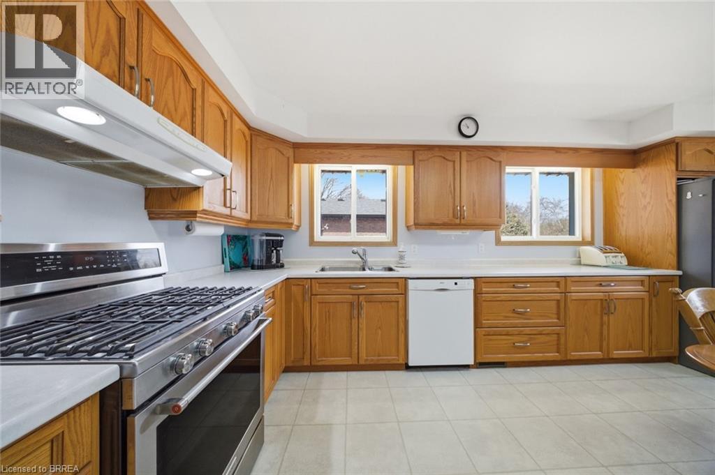 136 Woodlawn Ave Avenue, Brantford, Ontario  N3R 6S2 - Photo 14 - 40812331