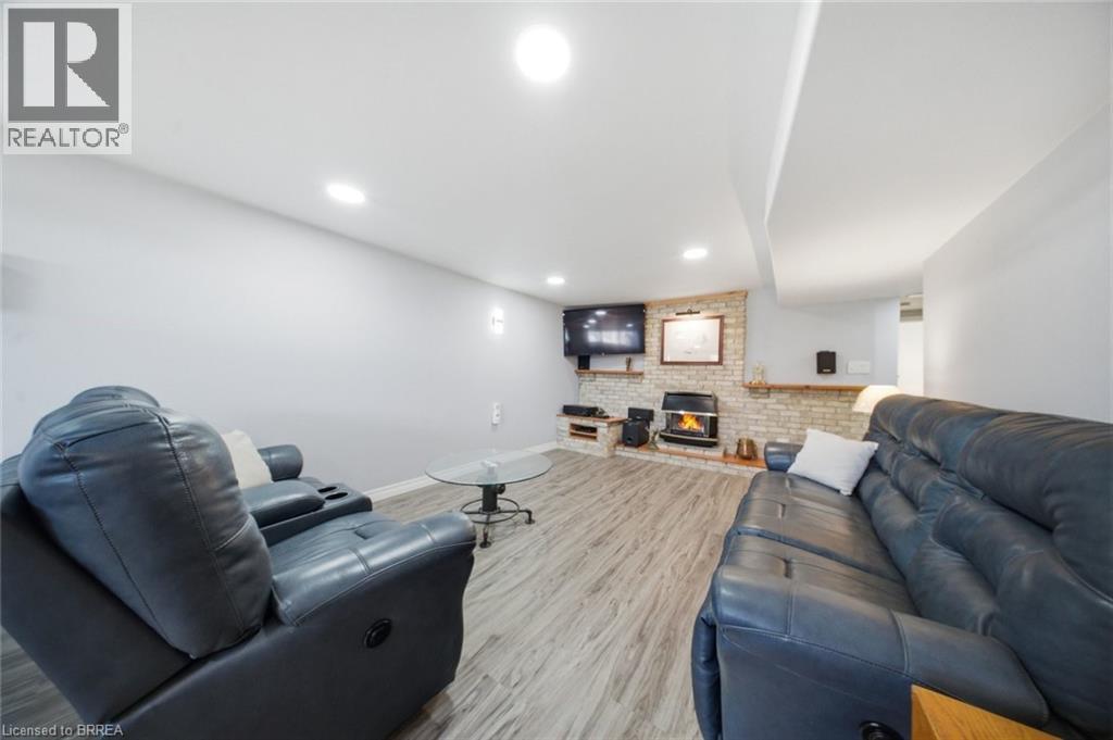 136 Woodlawn Ave Avenue, Brantford, Ontario  N3R 6S2 - Photo 23 - 40812331