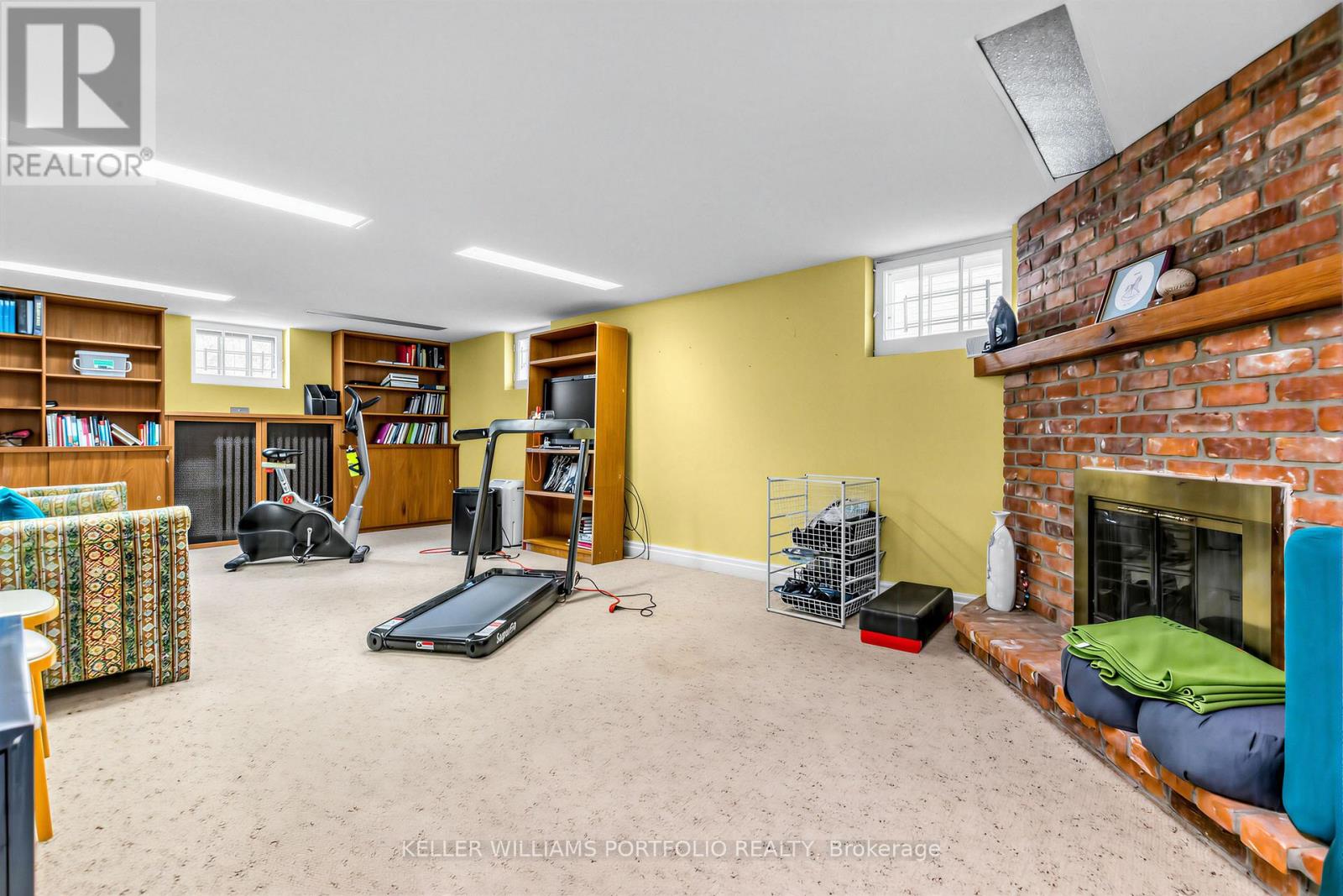 22 Glen Cedar Road, Toronto, Ontario  M6C 3G1 - Photo 20 - C12916556