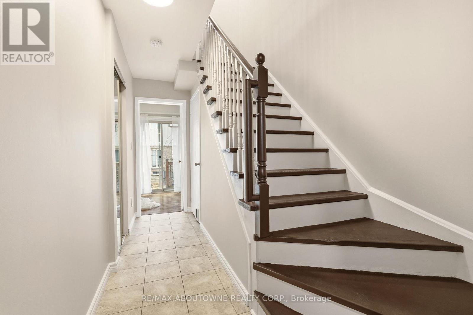 97 - 302 College Avenue W, Guelph, Ontario  N1G 4T6 - Photo 3 - X12927476