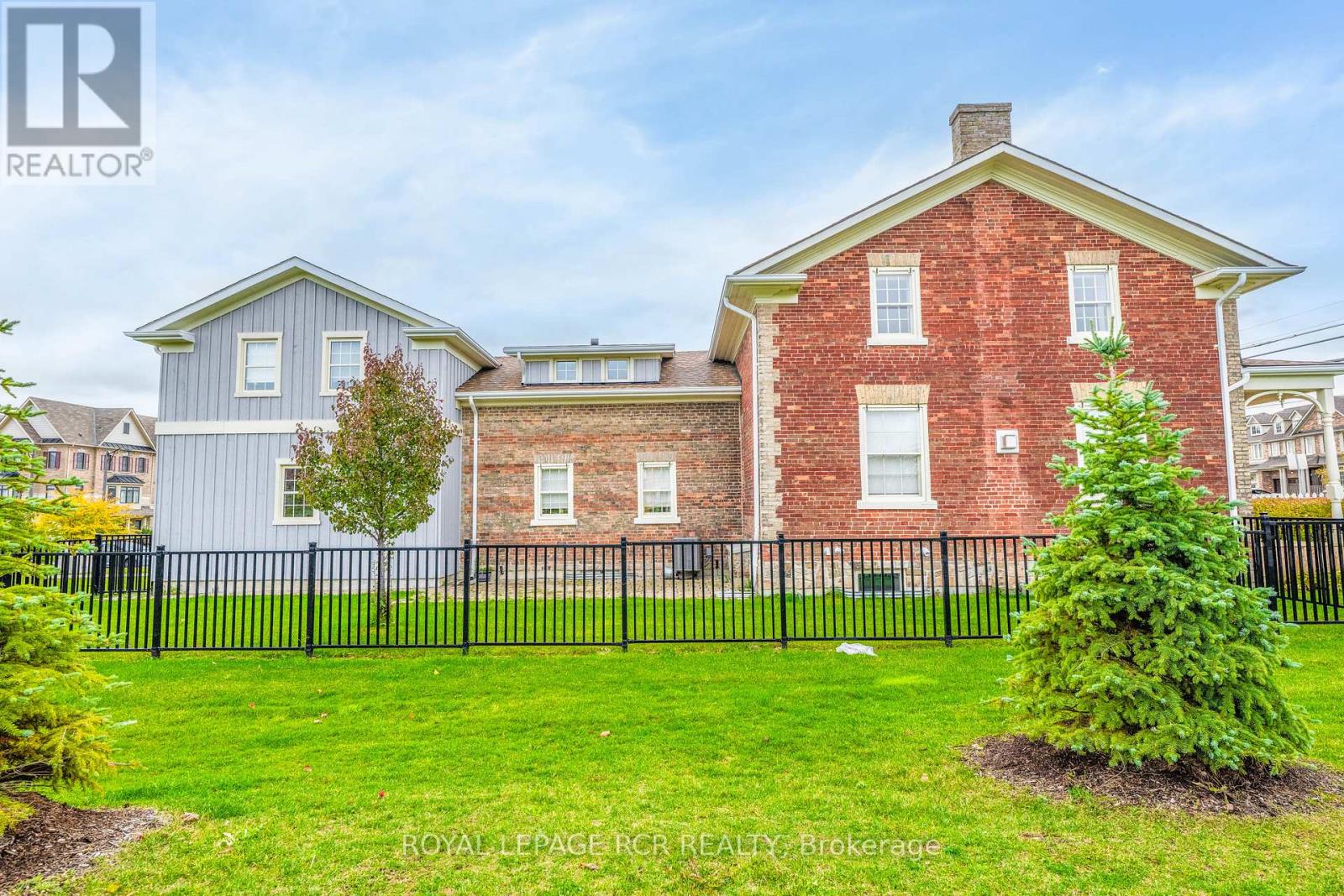 10961 Victoria Square Boulevard, Markham, Ontario  L6C 1J5 - Photo 2 - N12926126