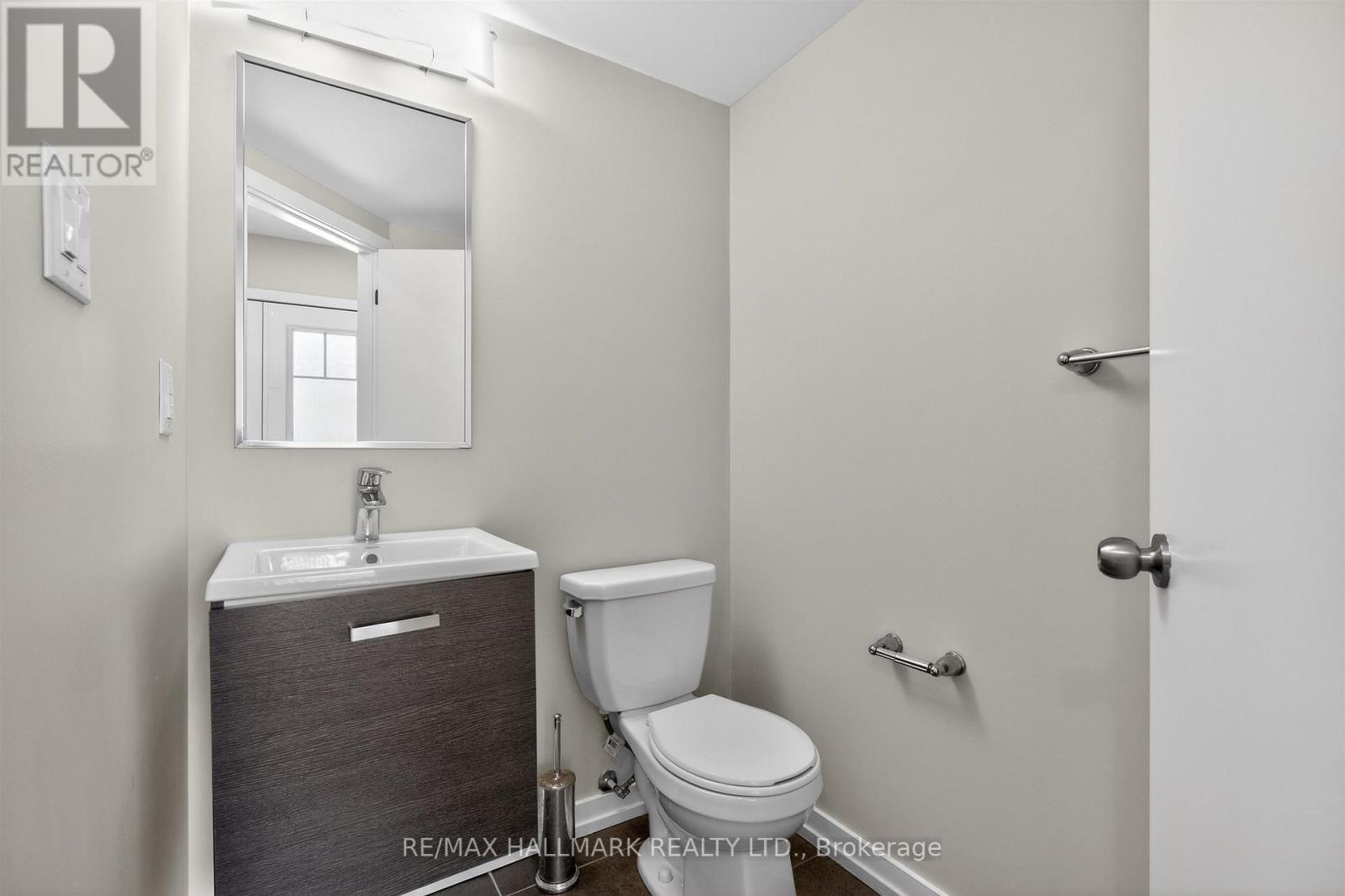 94 Golden Springs Drive, Brampton, Ontario  L7A 0C7 - Photo 17 - W12913236