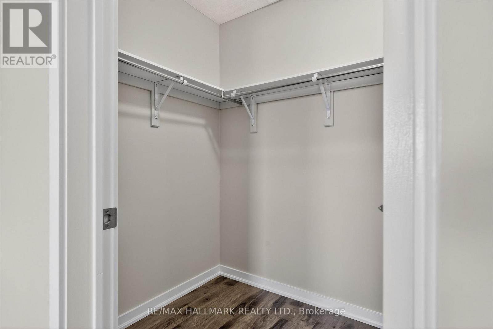 94 Golden Springs Drive, Brampton, Ontario  L7A 0C7 - Photo 24 - W12913236