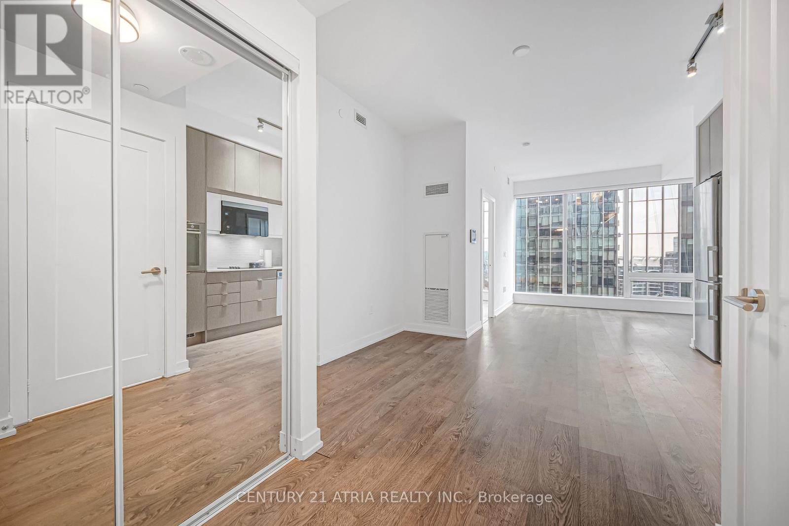 2804 - 10 York Street, Toronto, Ontario  M5J 0E1 - Photo 9 - C12911548