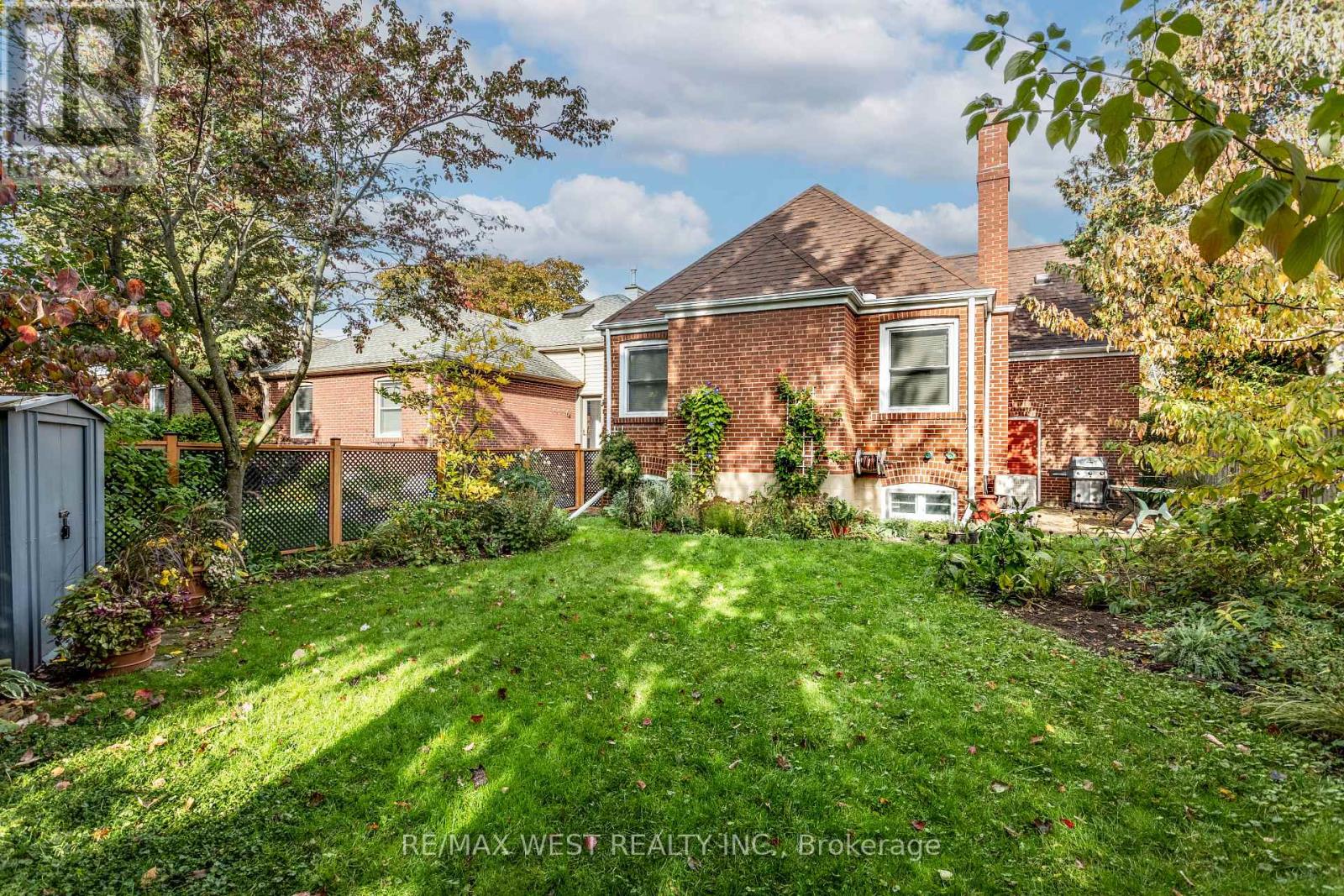 3 Glenroy Avenue, Toronto, Ontario  M8Y 2L9 - Photo 20 - W12861132