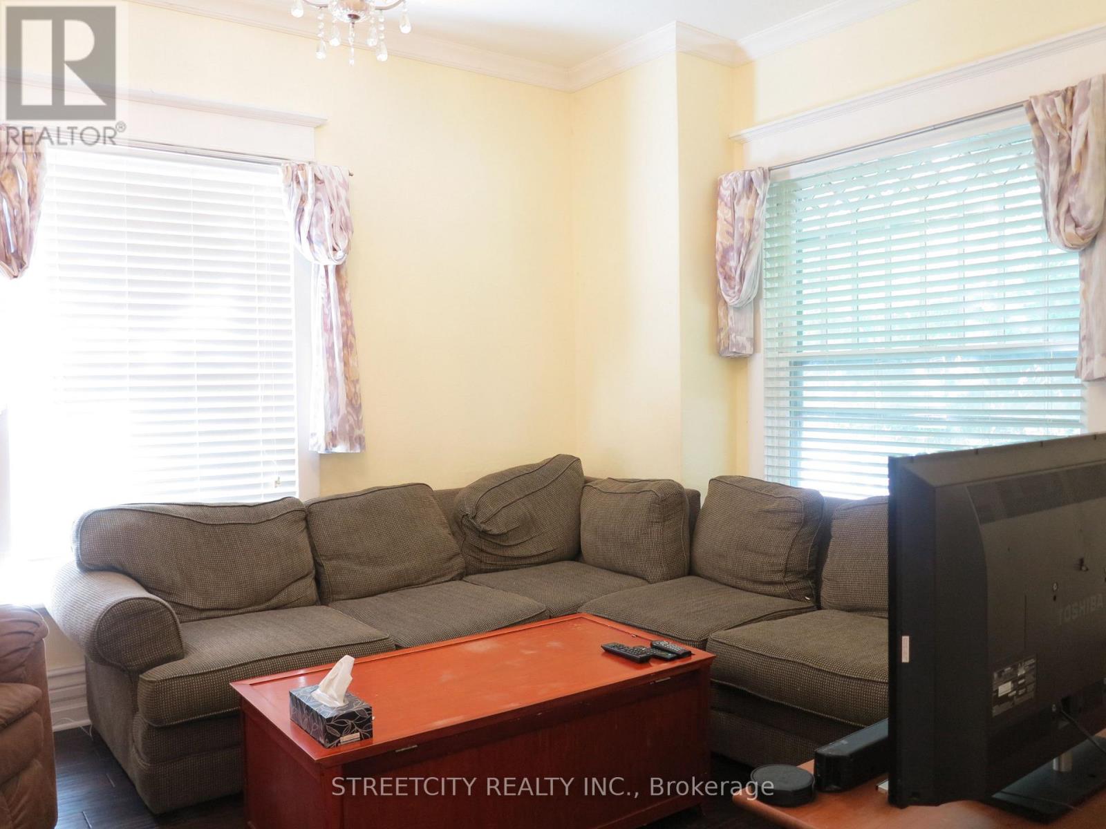 173 Mount Pleasant Avenue, London North, Ontario  N6H 1E3 - Photo 2 - X12927650