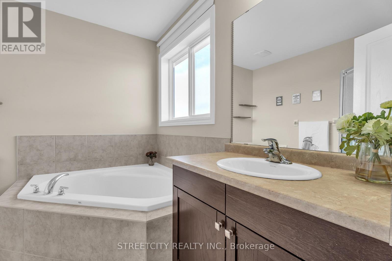 1970 Foxridge Crescent, London North, Ontario  N6G 0L8 - Photo 23 - X12927676