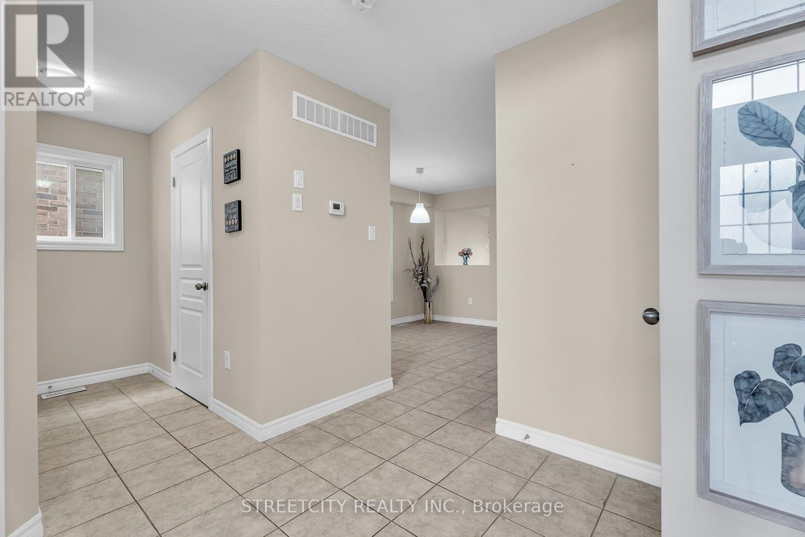 1970 Foxridge Crescent, London North, Ontario  N6G 0L8 - Photo 6 - X12927676