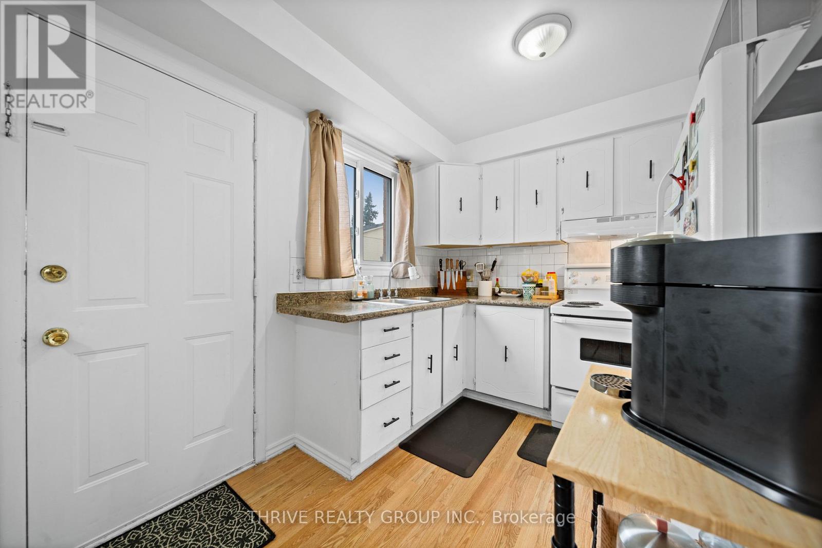 Photo 12 of 32 for 23 - 45 Gatewood Place