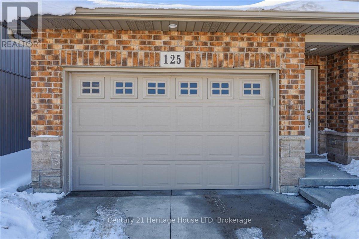 125 Clare Avenue, Welland, Ontario  L3C 0B7 - Photo 2 - X12779530