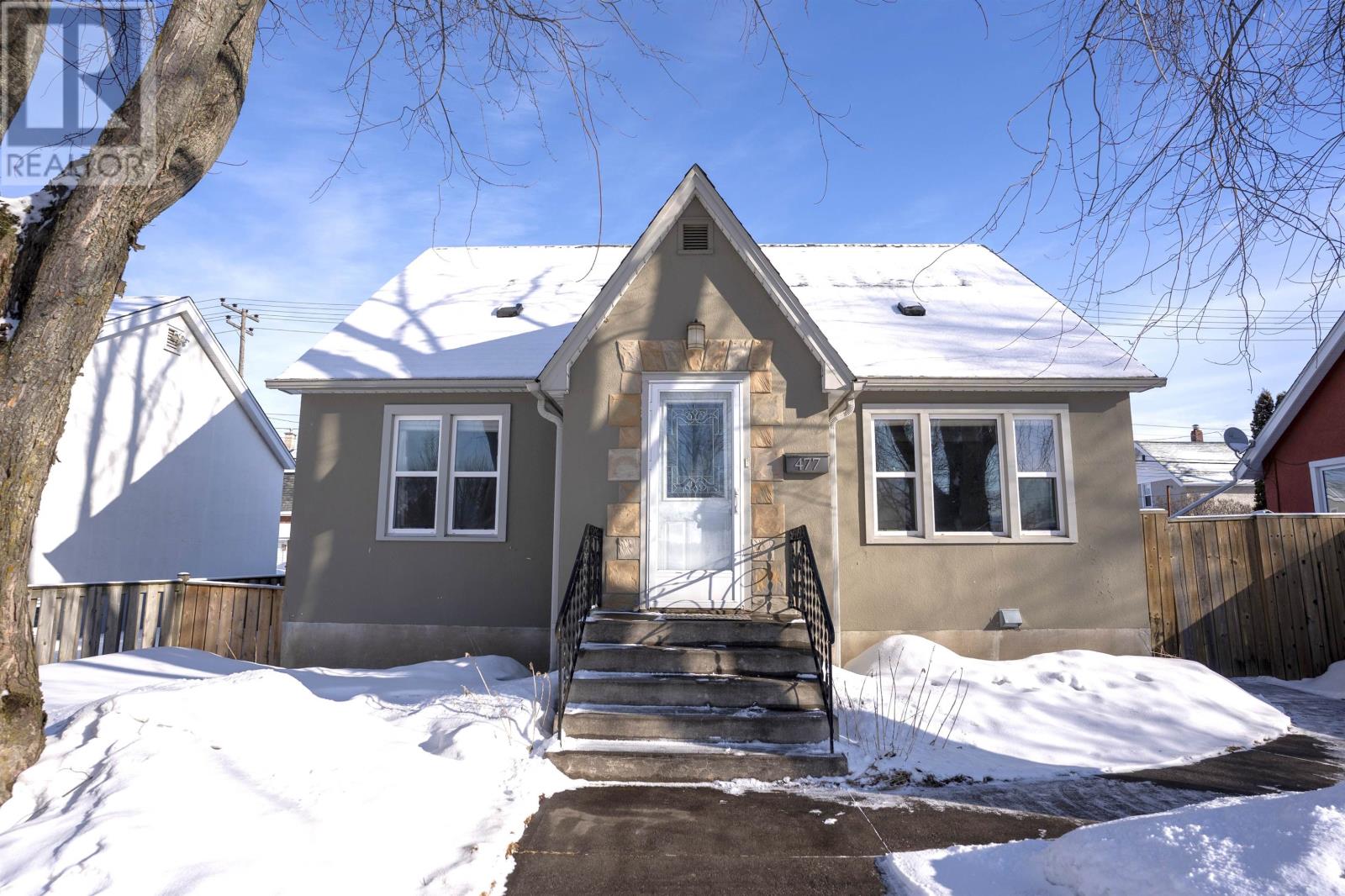 477 Empire AVE E, Thunder Bay, Ontario
